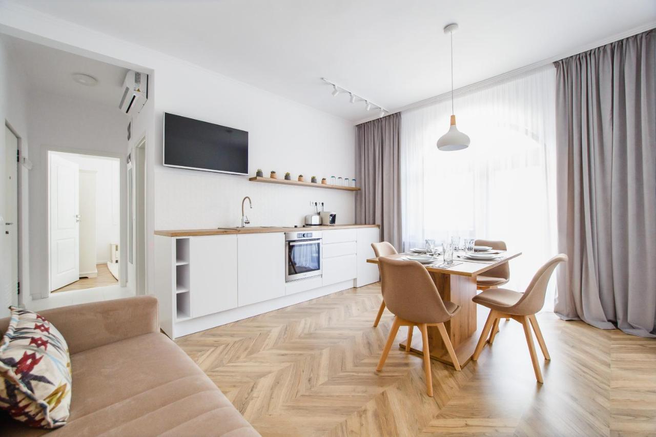 Rya Residence Орадя Екстер'єр фото