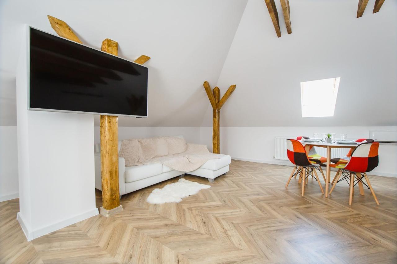 Rya Residence Орадя Екстер'єр фото